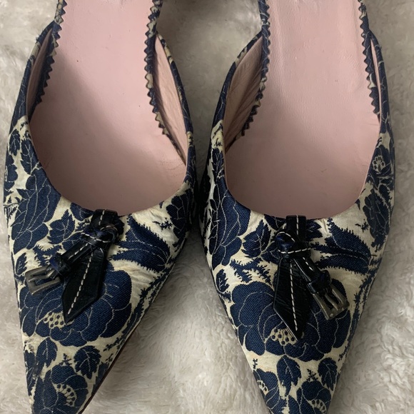 Prada Women's Blue and Cream Floral Heels - Picture 5 of 7